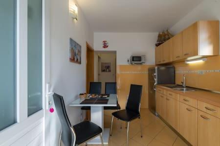 Apartmani Jelena Omiš Exterior foto